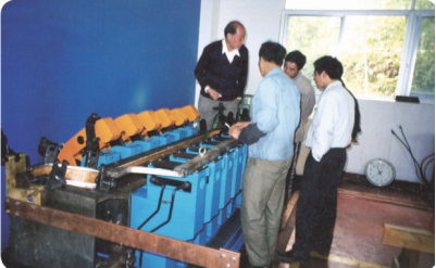 ZCN070S-（2000，9頭/3000，14頭）水發(fā)線棒多頭液壓成型熱壓機(jī)